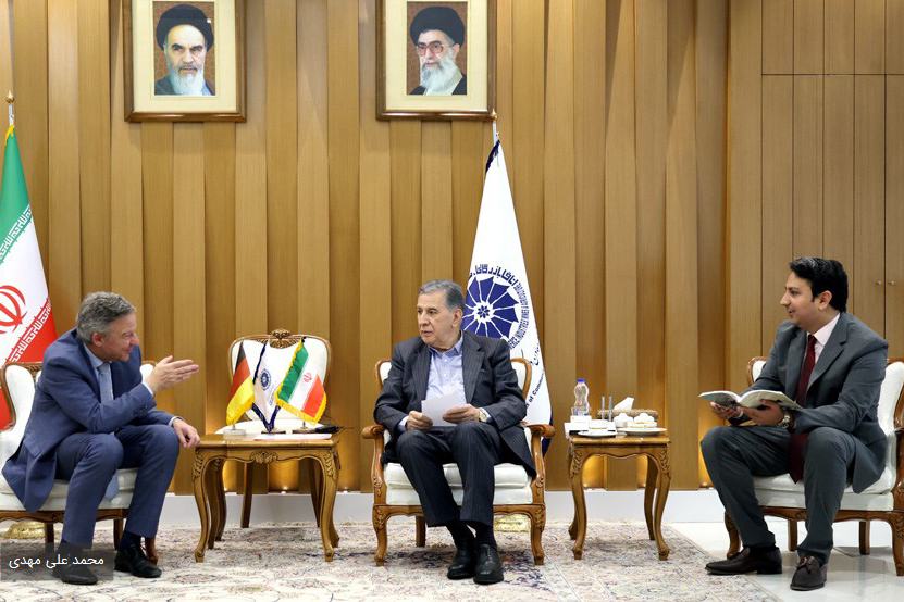 Meeting at the Iran Chamber with the President of the German-Iranian Chamber and the German Ambassador