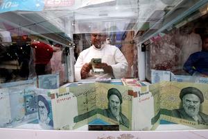 Iranian parliament approves currency redenomination